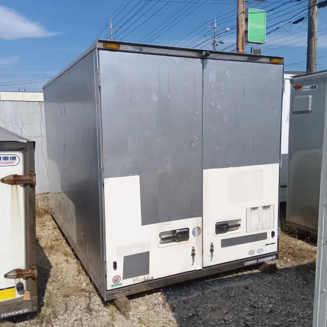 匝瑳市】雨漏り品 保冷コンテナ (No.Z-13) 長さ約347cm×幅187cm×高さ