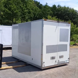 香取市】鍵付き 保冷コンテナ (No.Y-199) 長さ約446cm×幅207cm×高さ