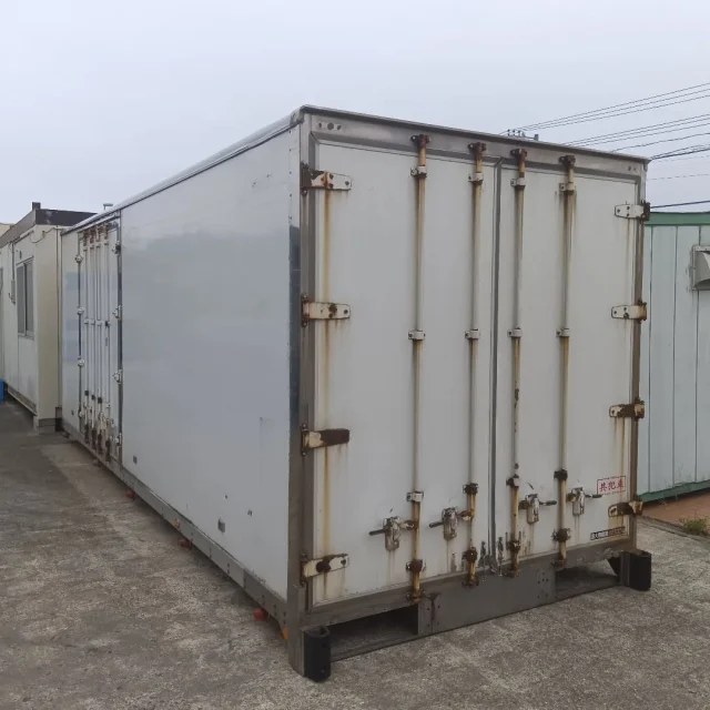 香取市】(一部雨漏りあり) シャッター式 保冷コンテナ (No.B-75) 長さ