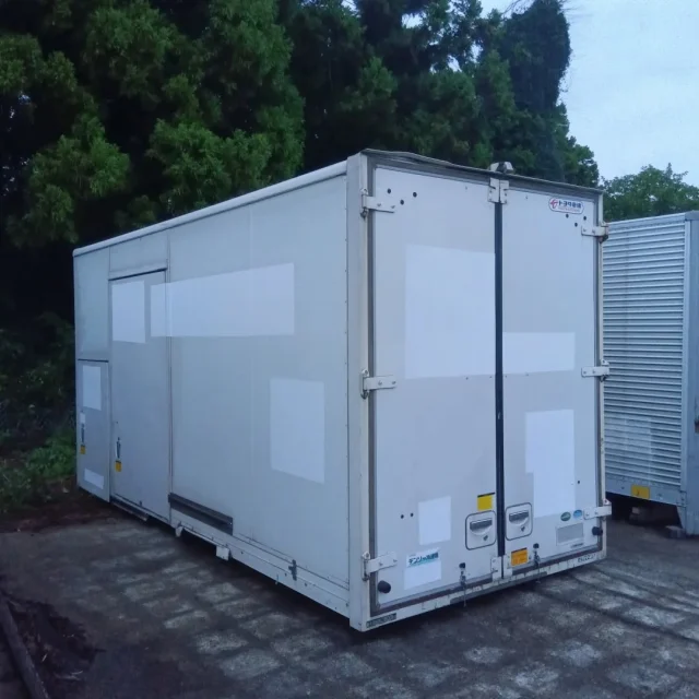 香取市】保冷 ウイング コンテナ (No.Y-360) 長さ約600cm×幅248cm×高さ